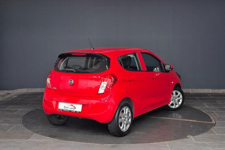 Rød Opel Karl fra 2016