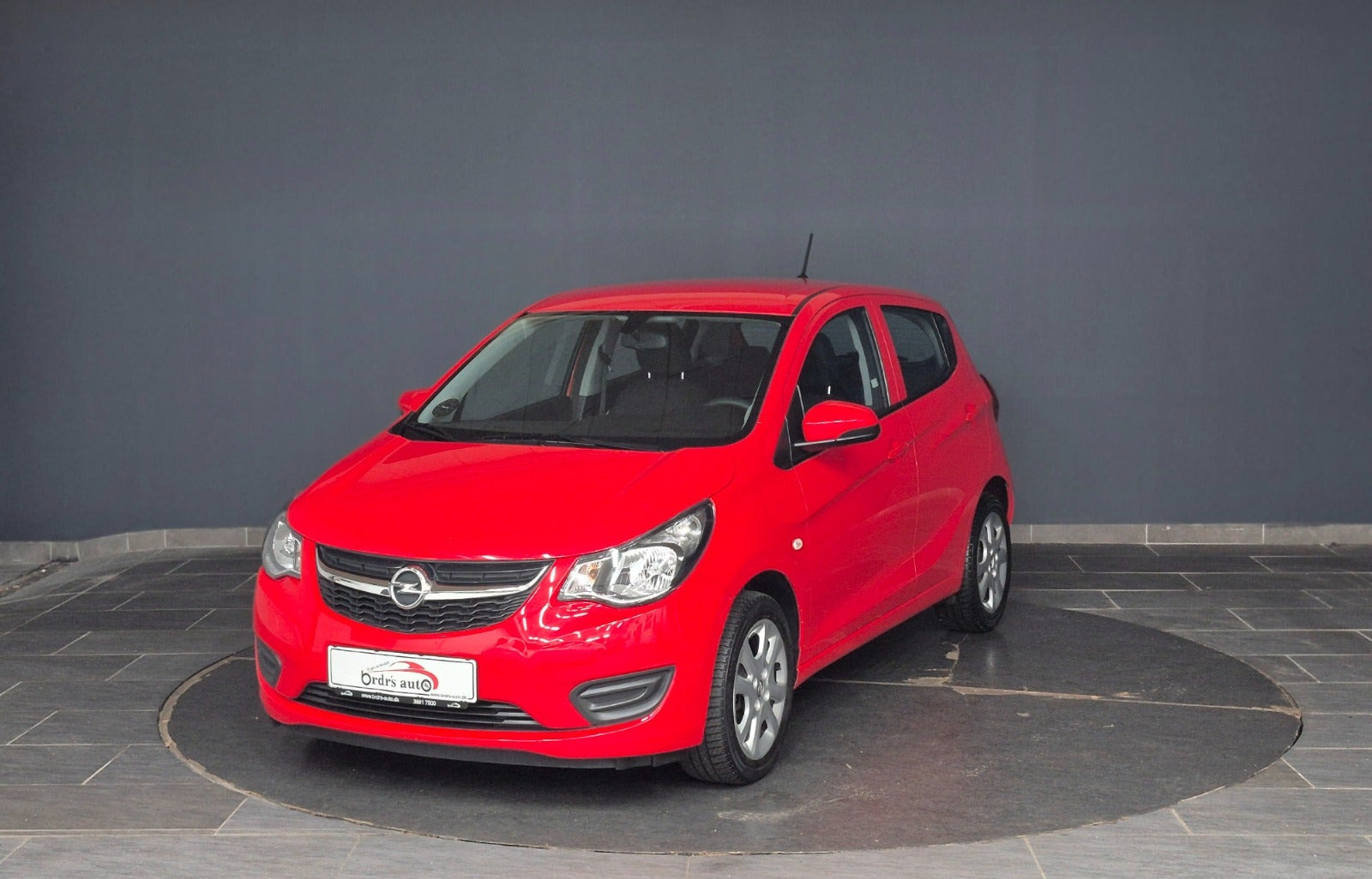 Rød Opel Karl fra 2016