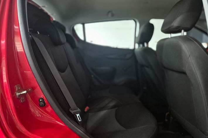 Rød Opel Karl fra 2016