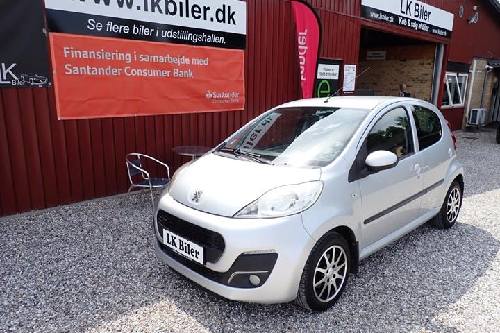 Sølv Peugeot 107 fra 2007