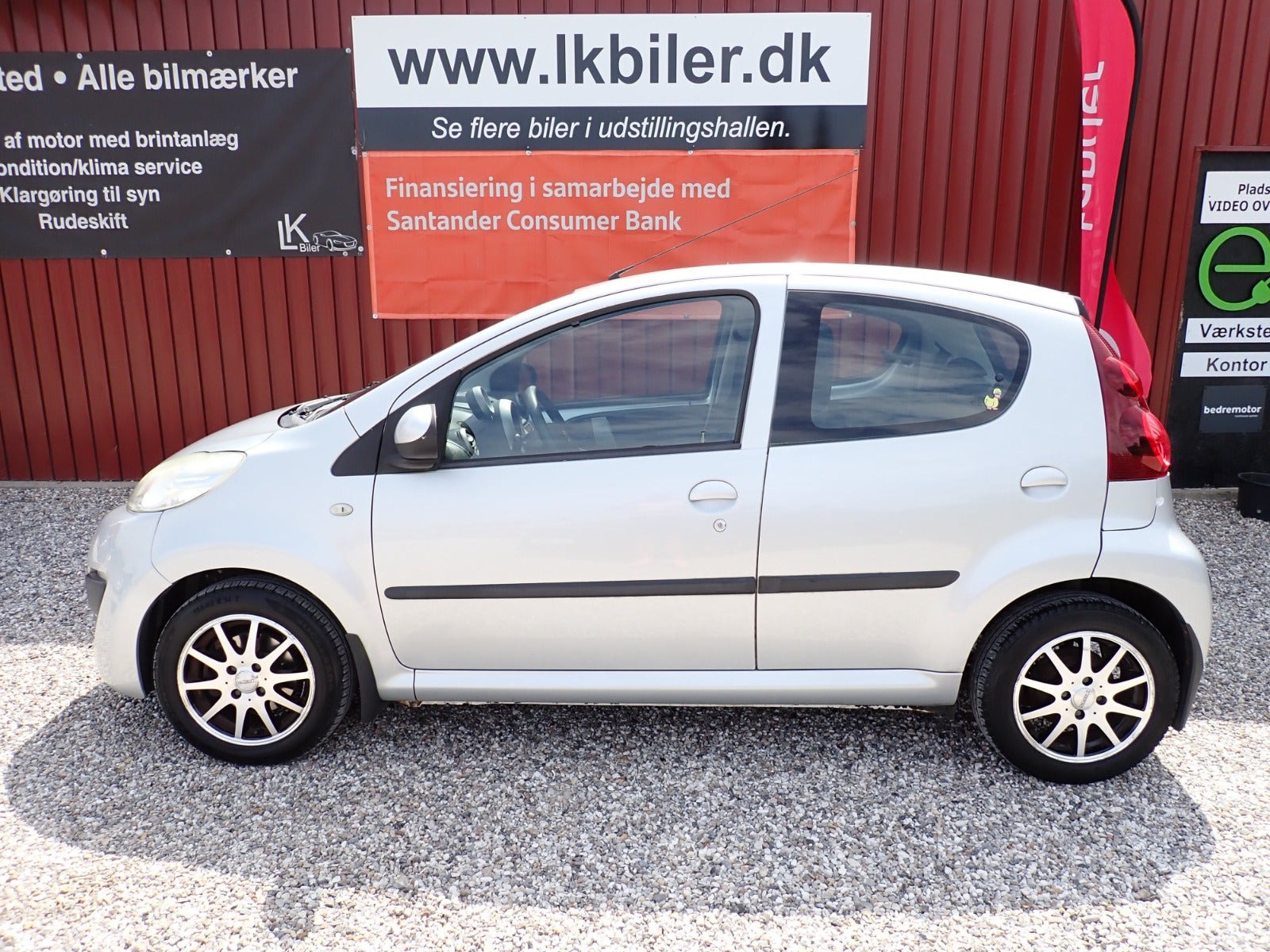 Sølv Peugeot 107 fra 2007