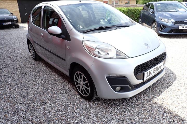 Sølv Peugeot 107 fra 2007
