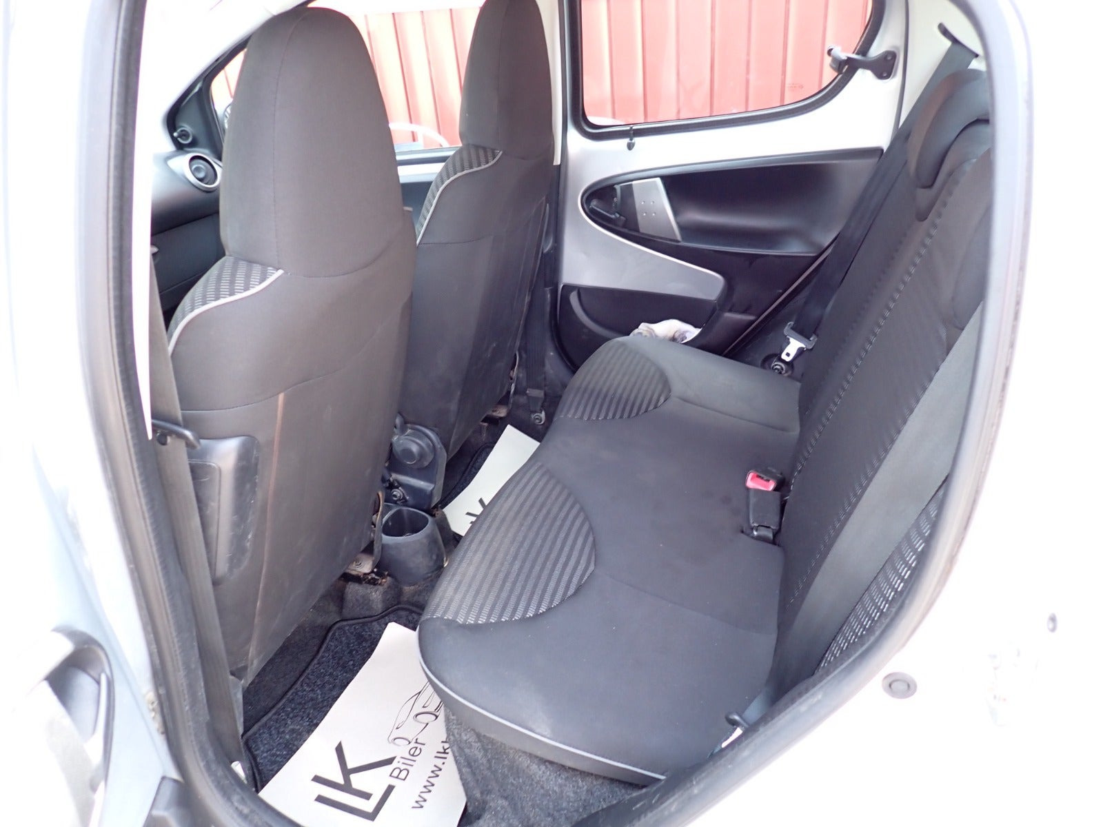 Sølv Peugeot 107 fra 2007