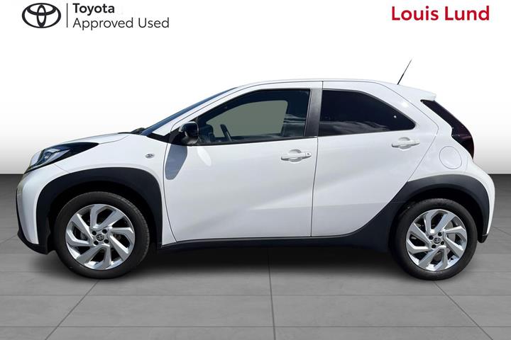 Hvid Toyota Aygo X fra 2025