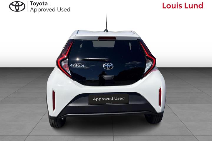Hvid Toyota Aygo X fra 2025