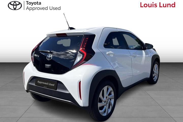Hvid Toyota Aygo X fra 2025