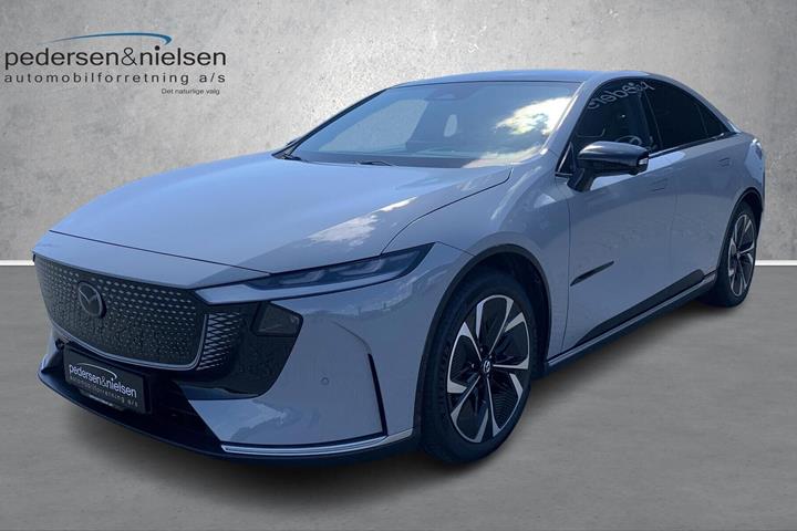 Grå Mazda 6e fra 2025 set udefra