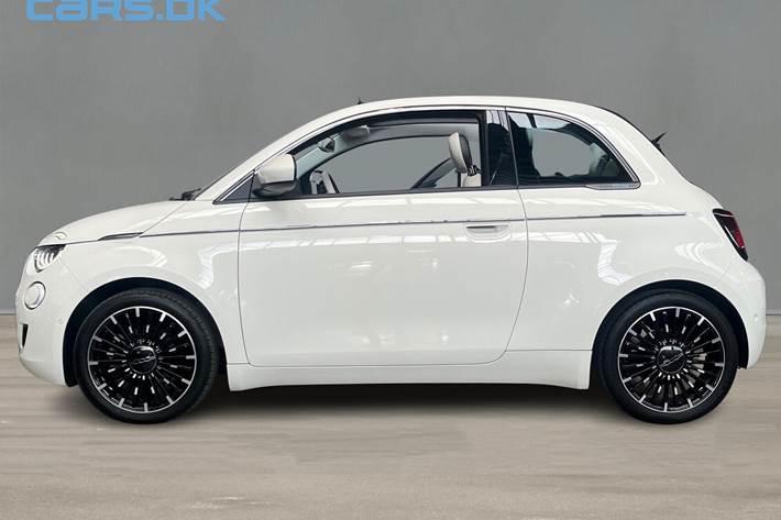 Hvid Fiat 500e fra 2023
