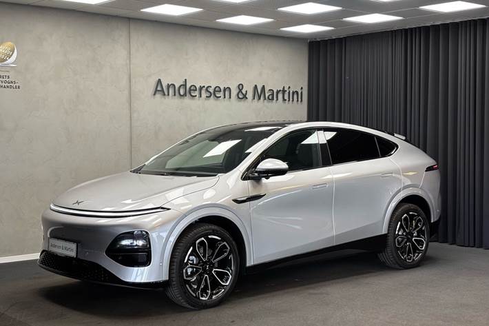 Grå Xpeng G6 fra 2026