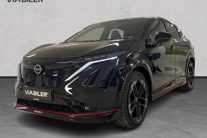 Sort Nissan Ariya fra 2026 set udefra