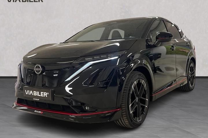 Sort Nissan Ariya fra 2026 set udefra
