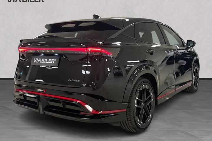 Sort Nissan Ariya fra 2026