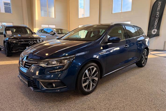 Blå Renault Megane IV fra 2016