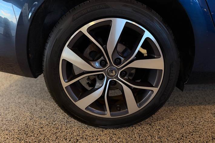 Blå Renault Megane IV fra 2016