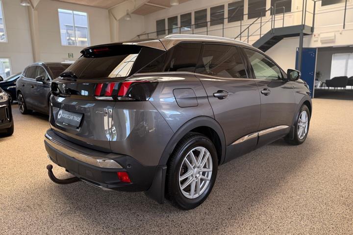Grå Peugeot 3008 fra 2019