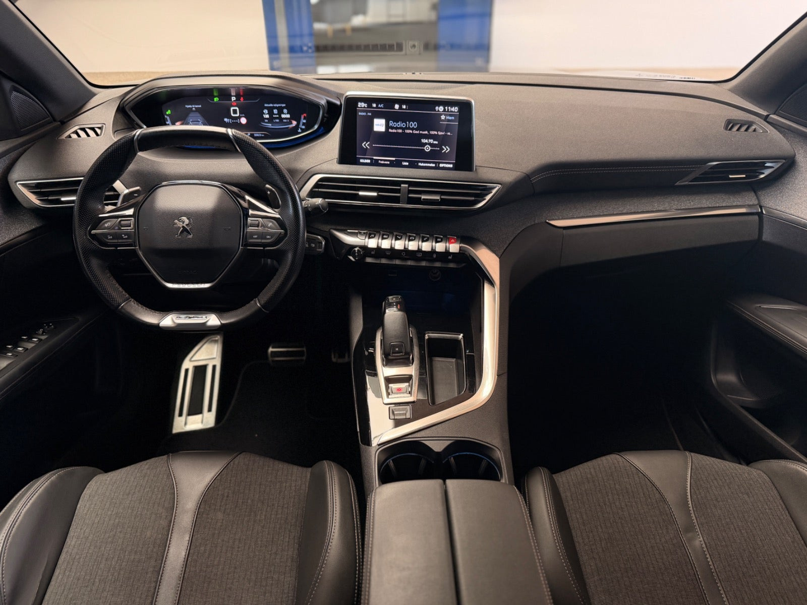 Grå Peugeot 3008 fra 2019