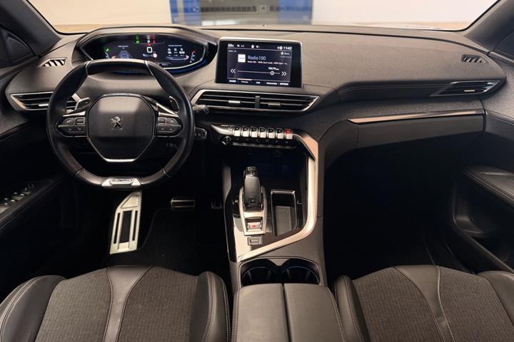 Grå Peugeot 3008 fra 2019