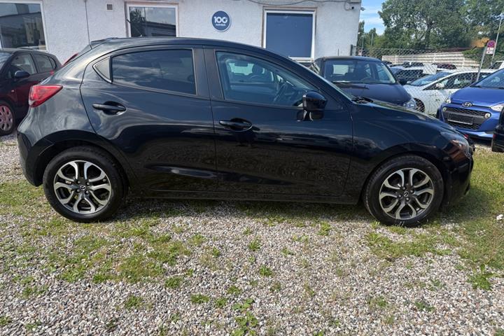 Sort Mazda 2 fra 2015