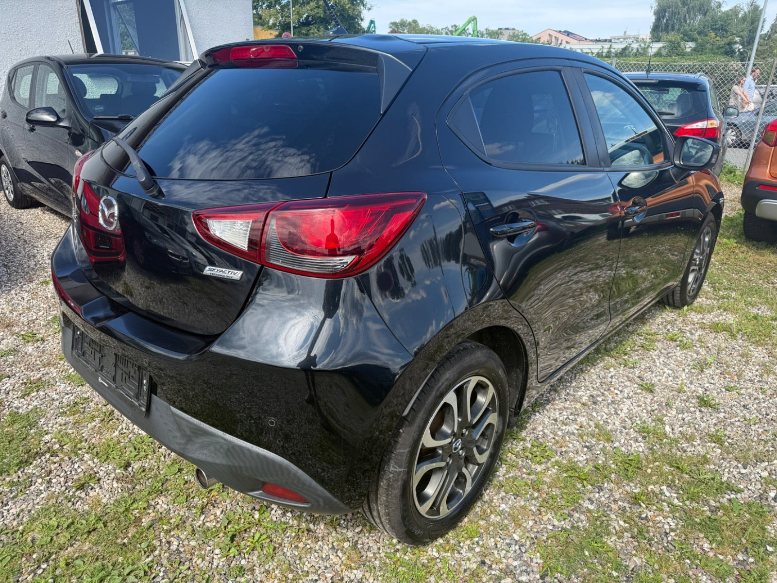 Sort Mazda 2 fra 2015