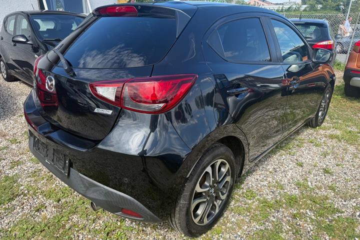Sort Mazda 2 fra 2015