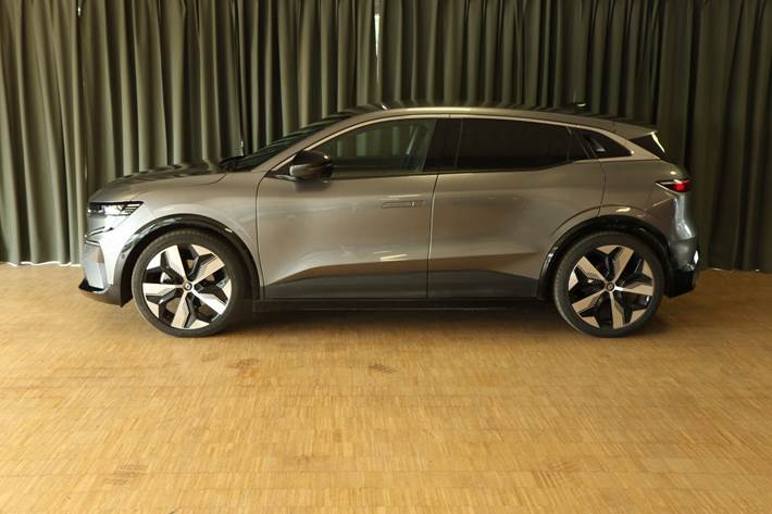Grøn Renault Megane E-Tech fra 2024