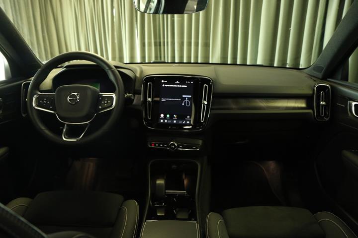 Grøn Volvo XC40 fra 2022