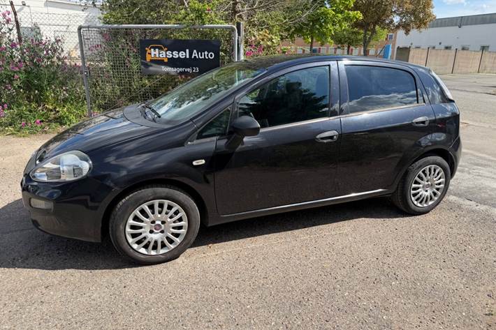 Grøn Fiat Punto fra 2012
