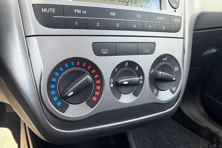 Grøn Fiat Punto fra 2012