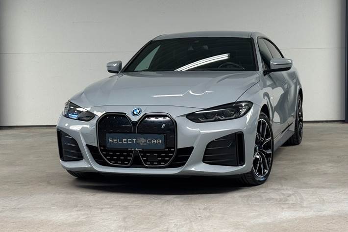 Grå BMW i4 fra 2023