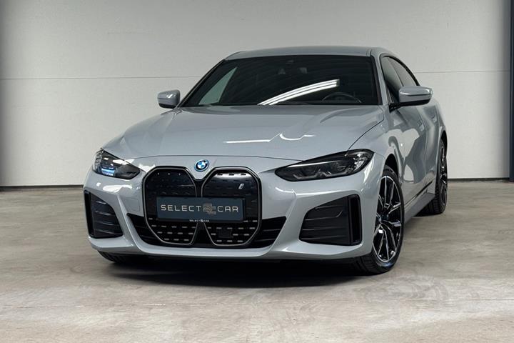 Grå BMW i4 fra 2023