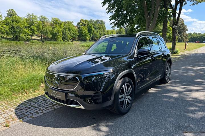 Sort Mercedes EQB250 fra 2024