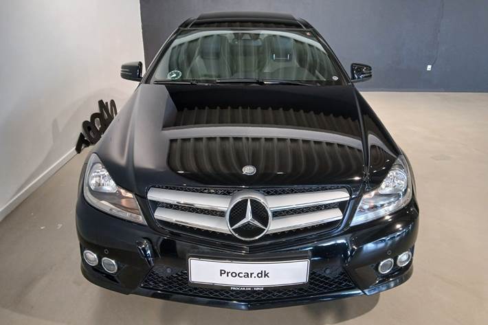 Sort Mercedes C180 fra 2011