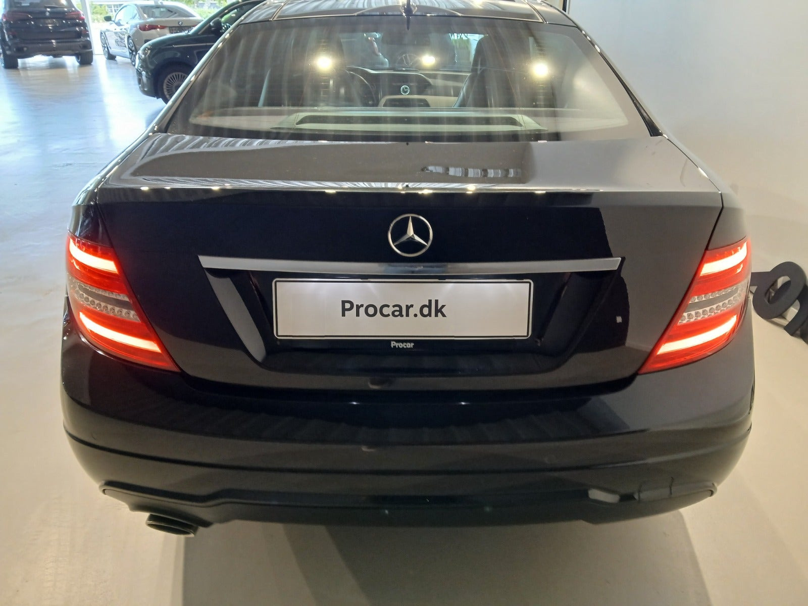 Sort Mercedes C180 fra 2011