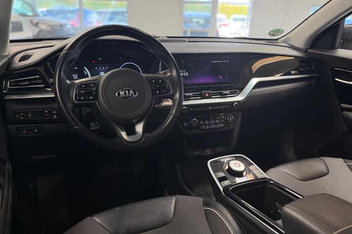 Grå Kia e-Niro fra 2021