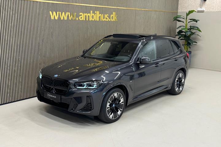 Grå BMW iX3 fra 2023