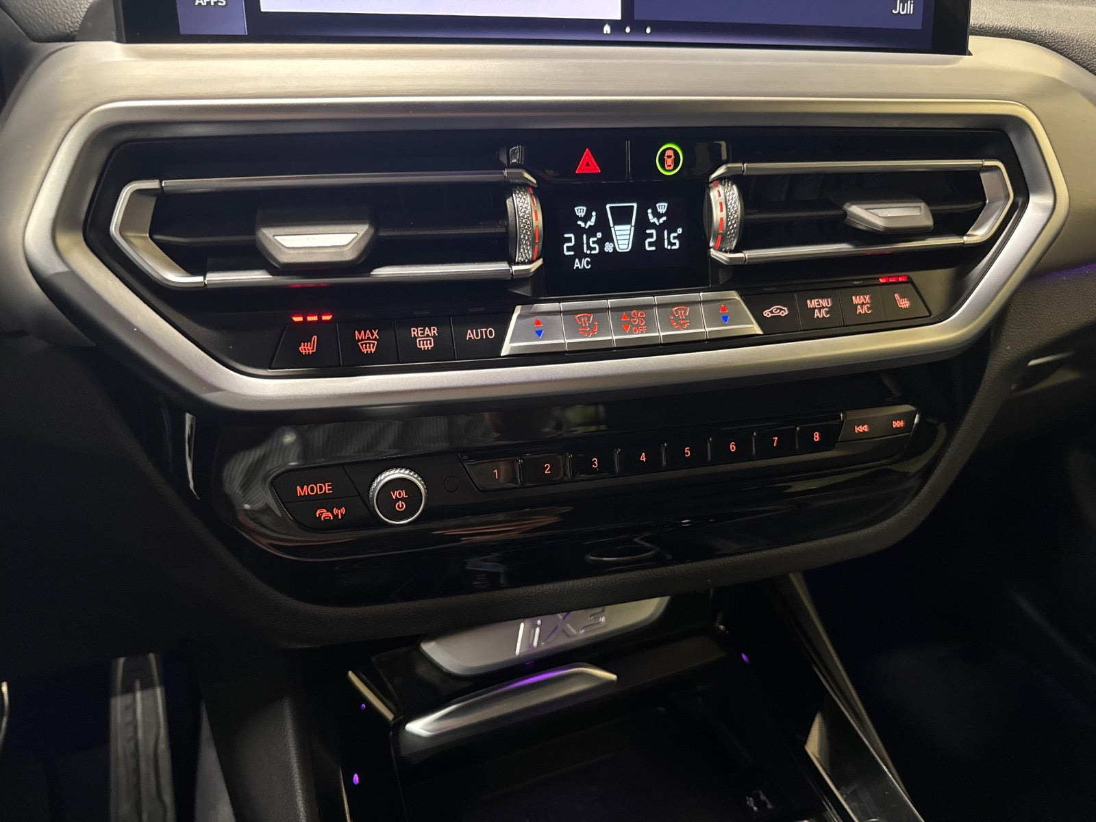Grå BMW iX3 fra 2023