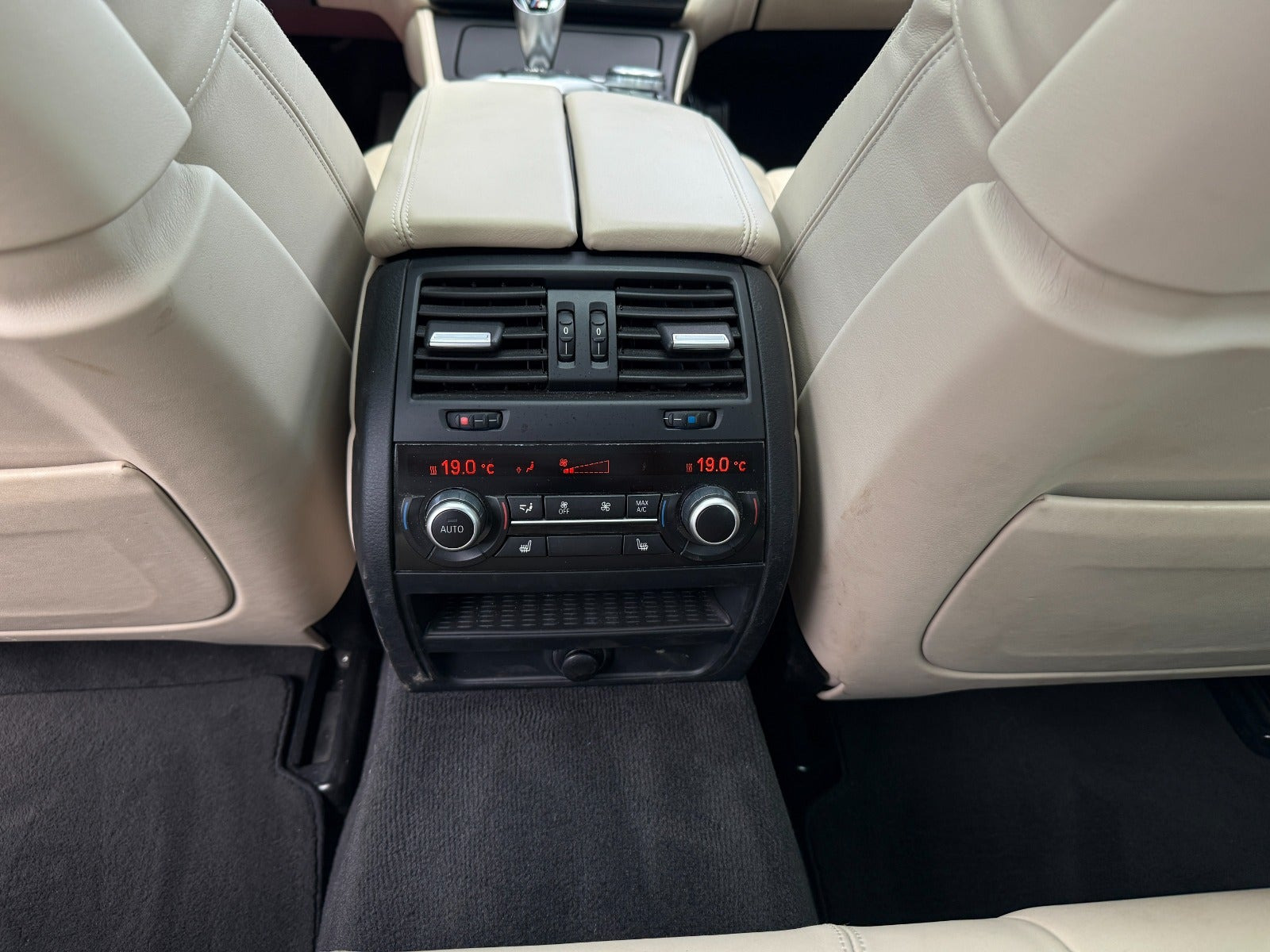 Sort BMW M5 fra 2013