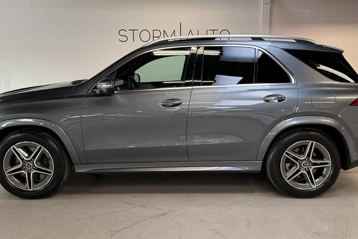 Grå Mercedes GLE350 de fra 2024