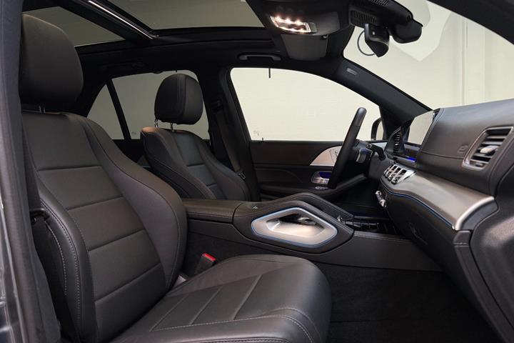 Grå Mercedes GLE350 de fra 2024