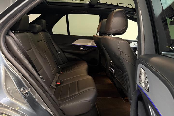 Grå Mercedes GLE350 de fra 2024