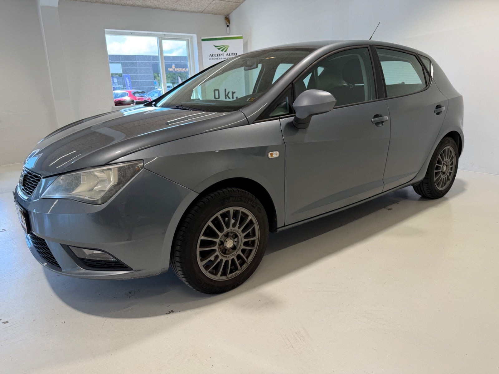 Grå Seat Ibiza fra 2013