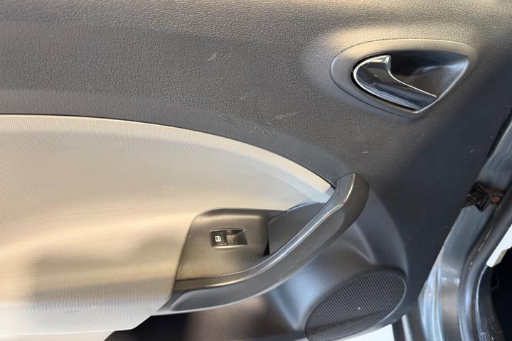 Grå Seat Ibiza fra 2013