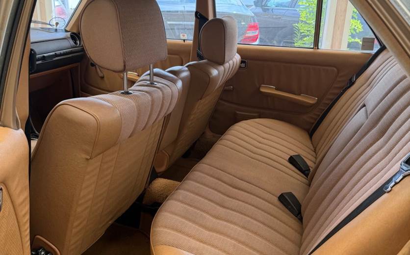 Mercedes 230 E 2,3