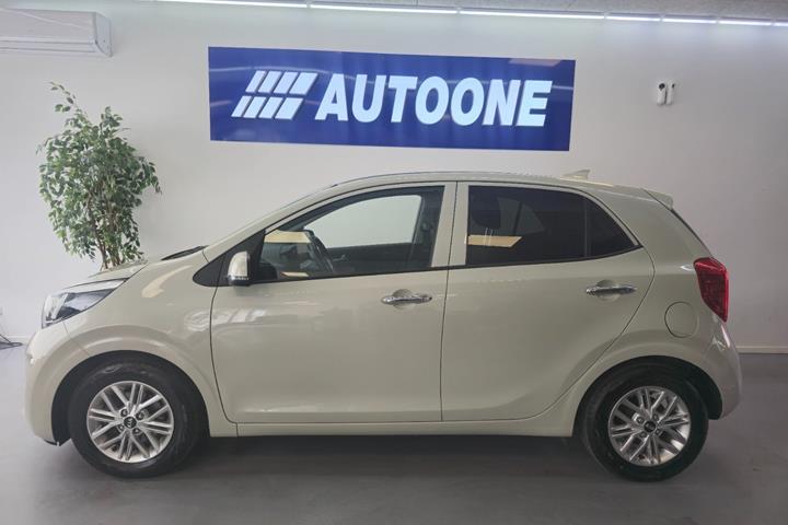 Beige Kia Picanto fra 2021