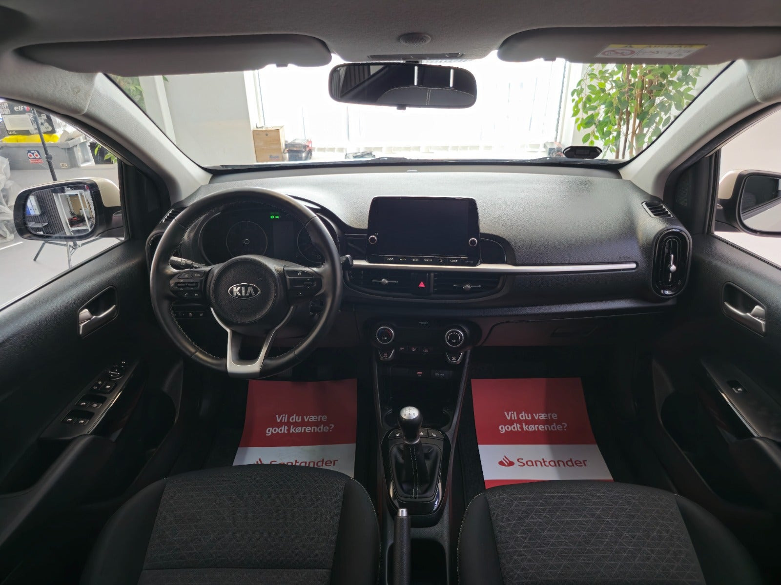 Beige Kia Picanto fra 2021