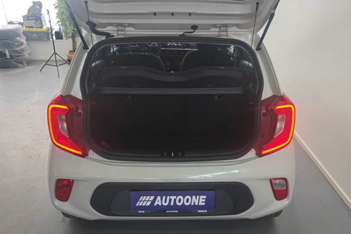 Beige Kia Picanto fra 2021