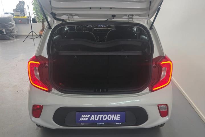 Beige Kia Picanto fra 2021