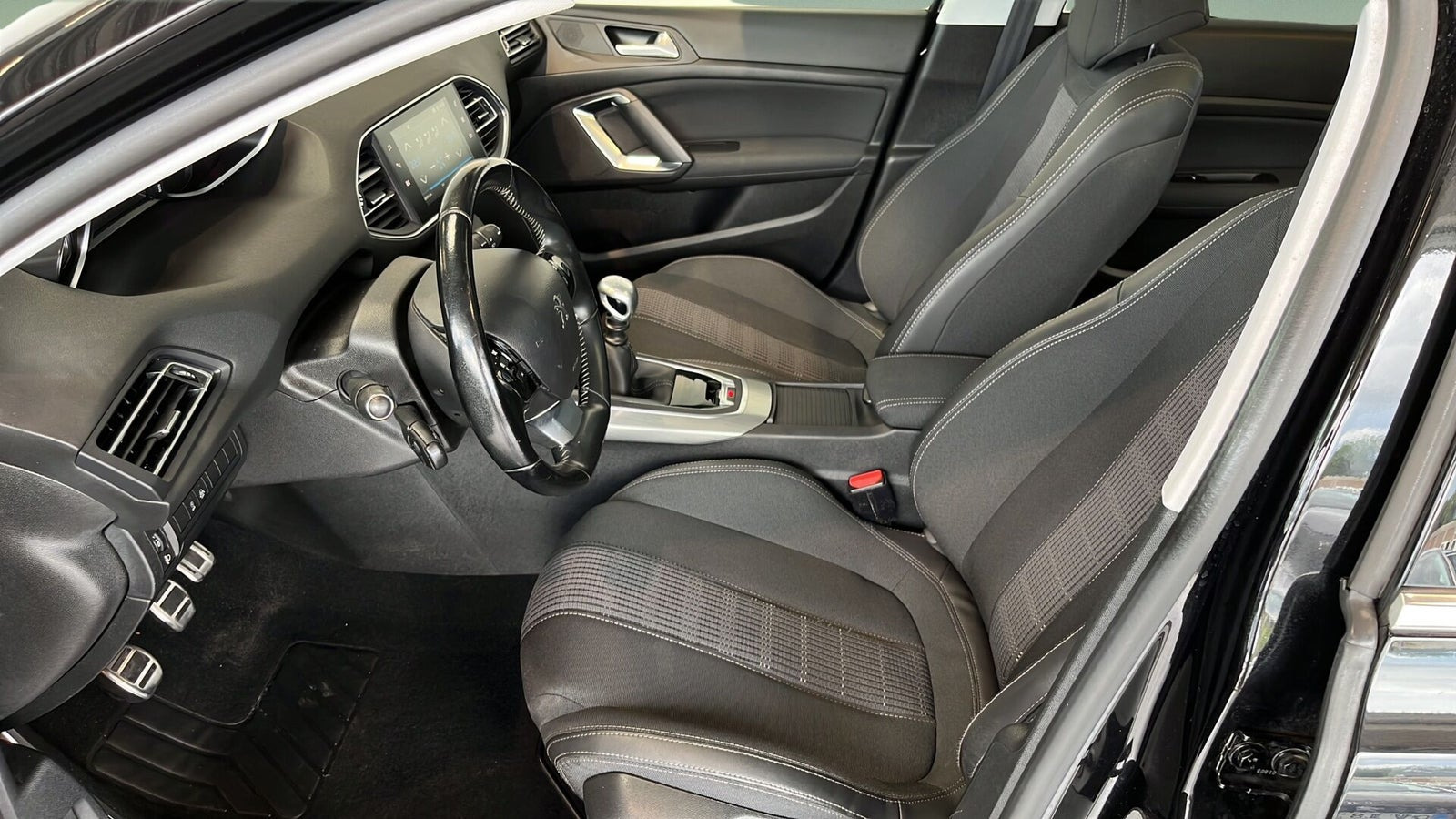 Sort Peugeot 308 fra 2018