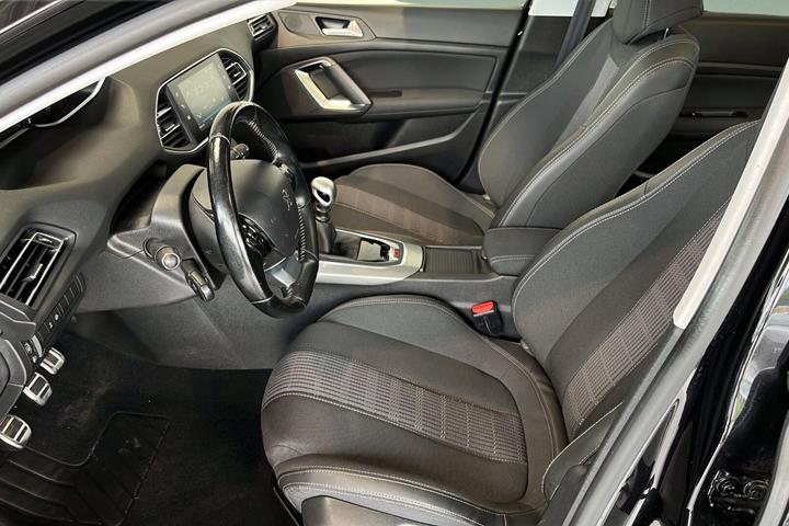 Sort Peugeot 308 fra 2018