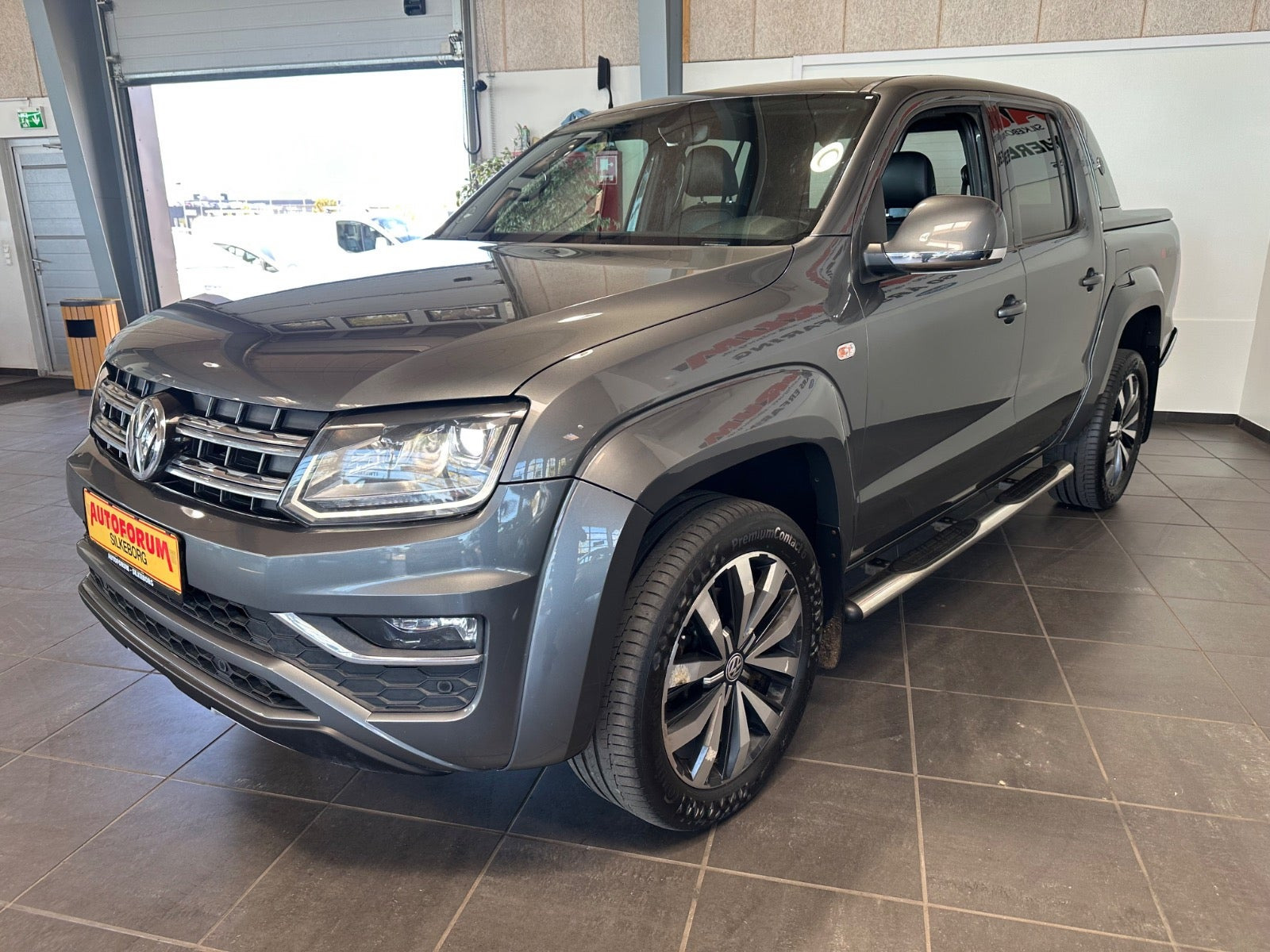Grå VW Amarok fra 2019